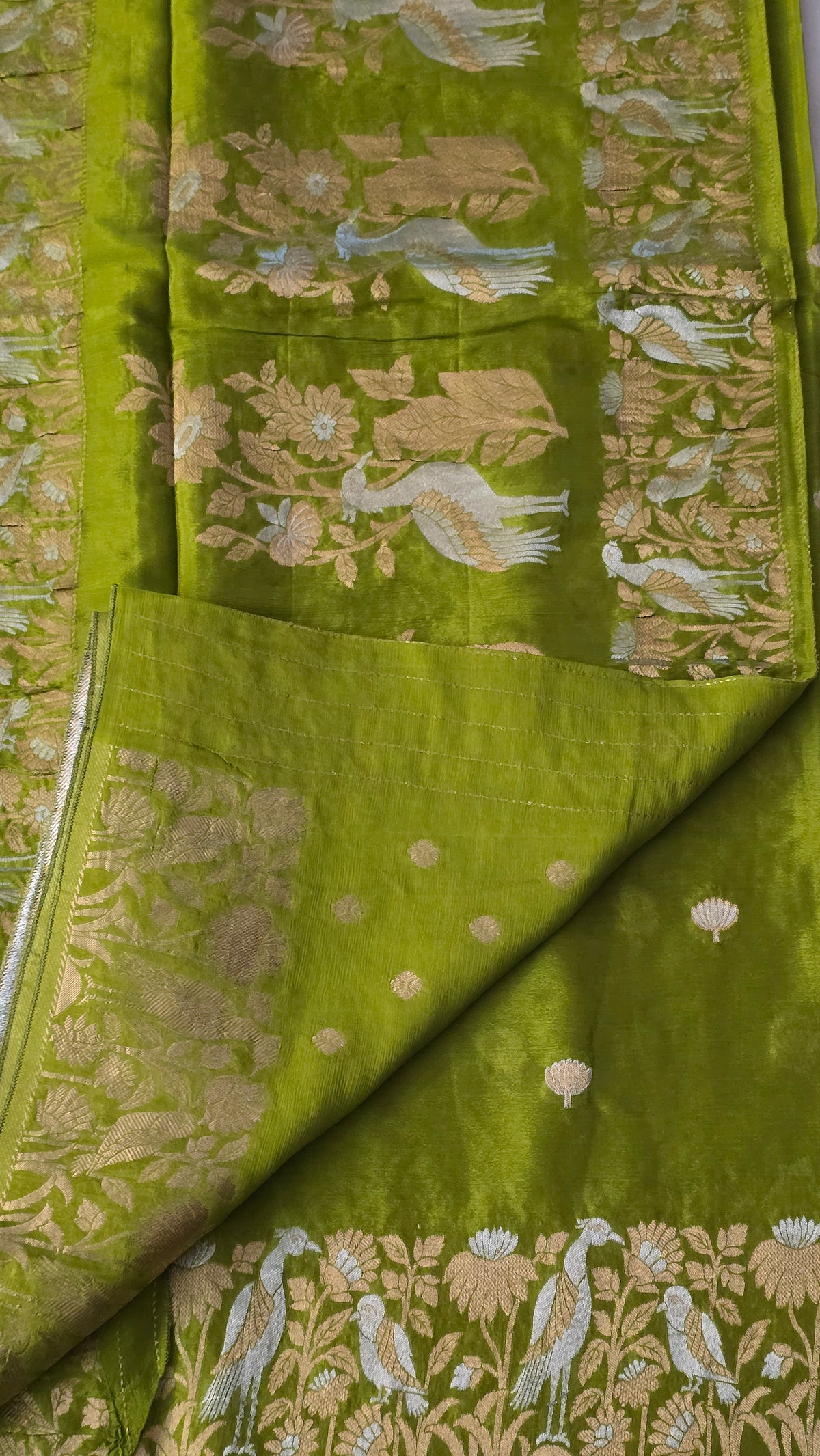 Chinnon Creap With Golden Silver Zari Boarder - 7104