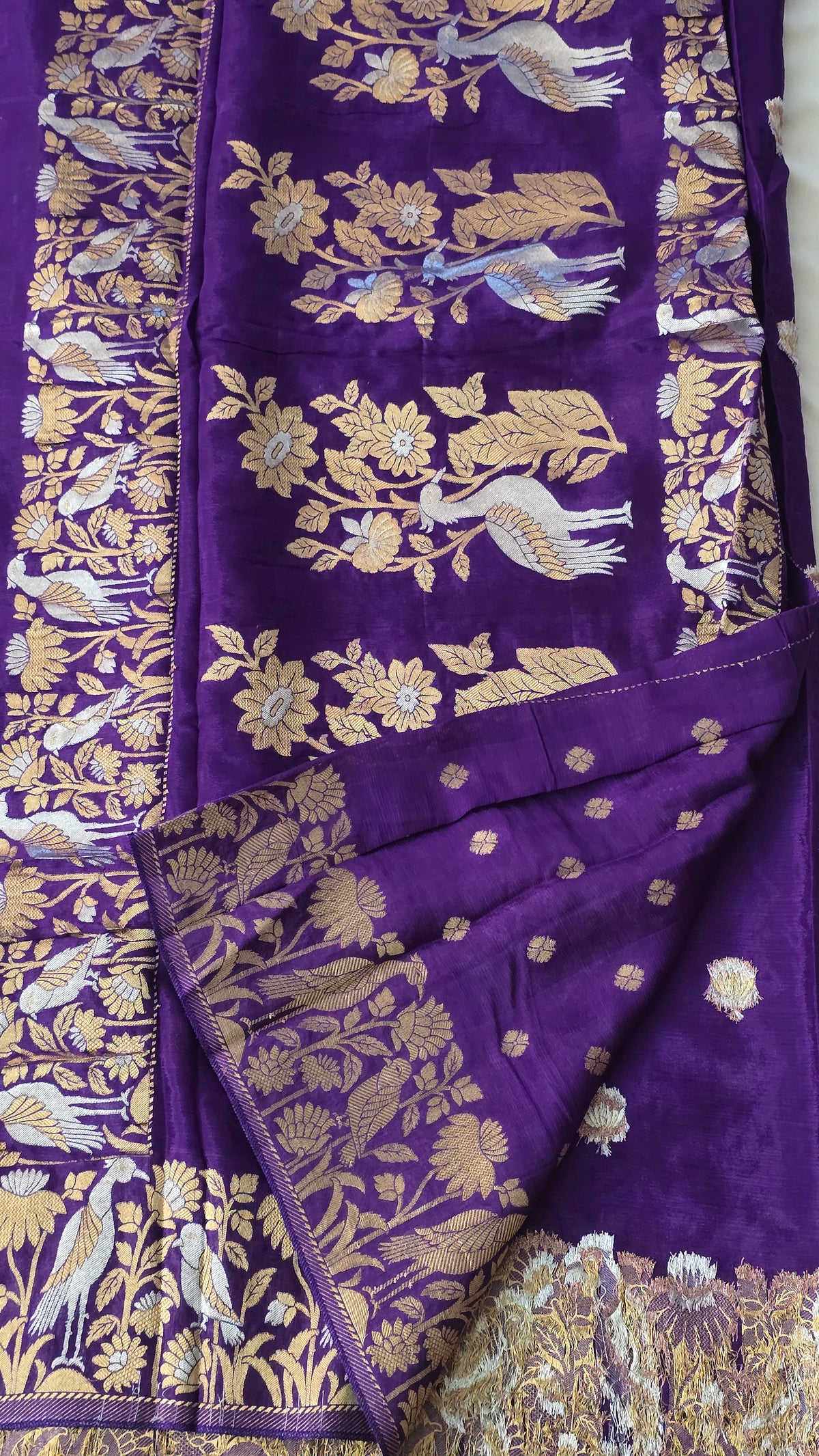 Chinnon Creap With Golden Silver Zari Boarder - 7104