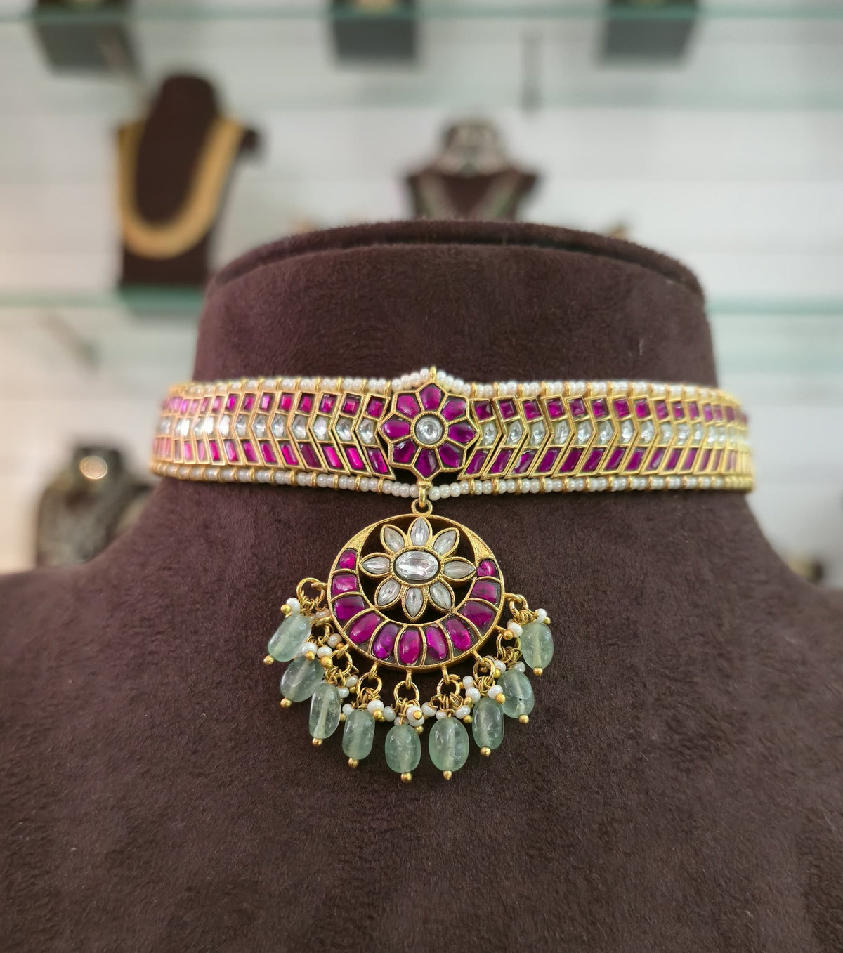 Traditional Jaadu Kundan Chowkar Set - SV3119