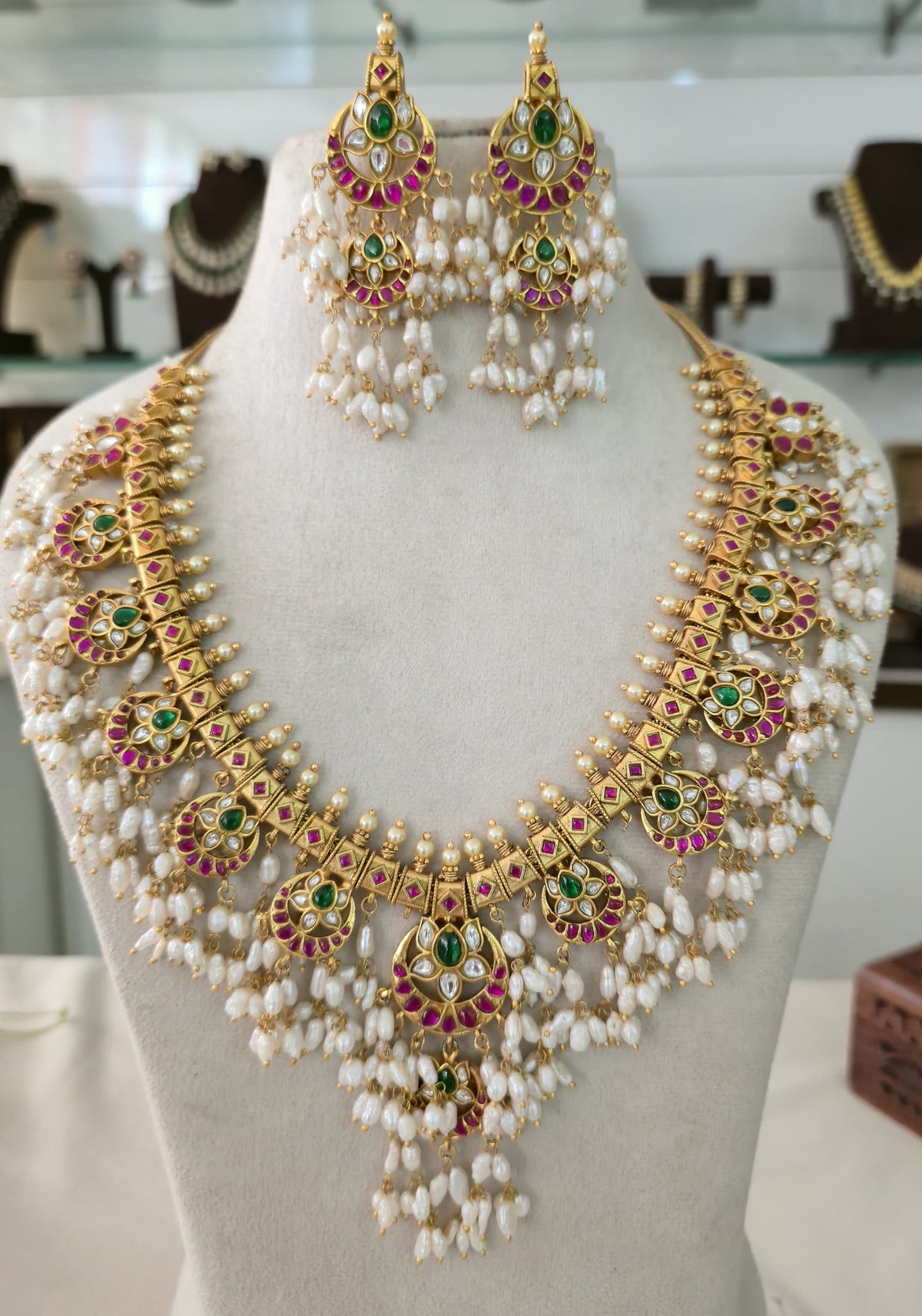 Jadau Kundan Guttupusalu Haram - SV3146