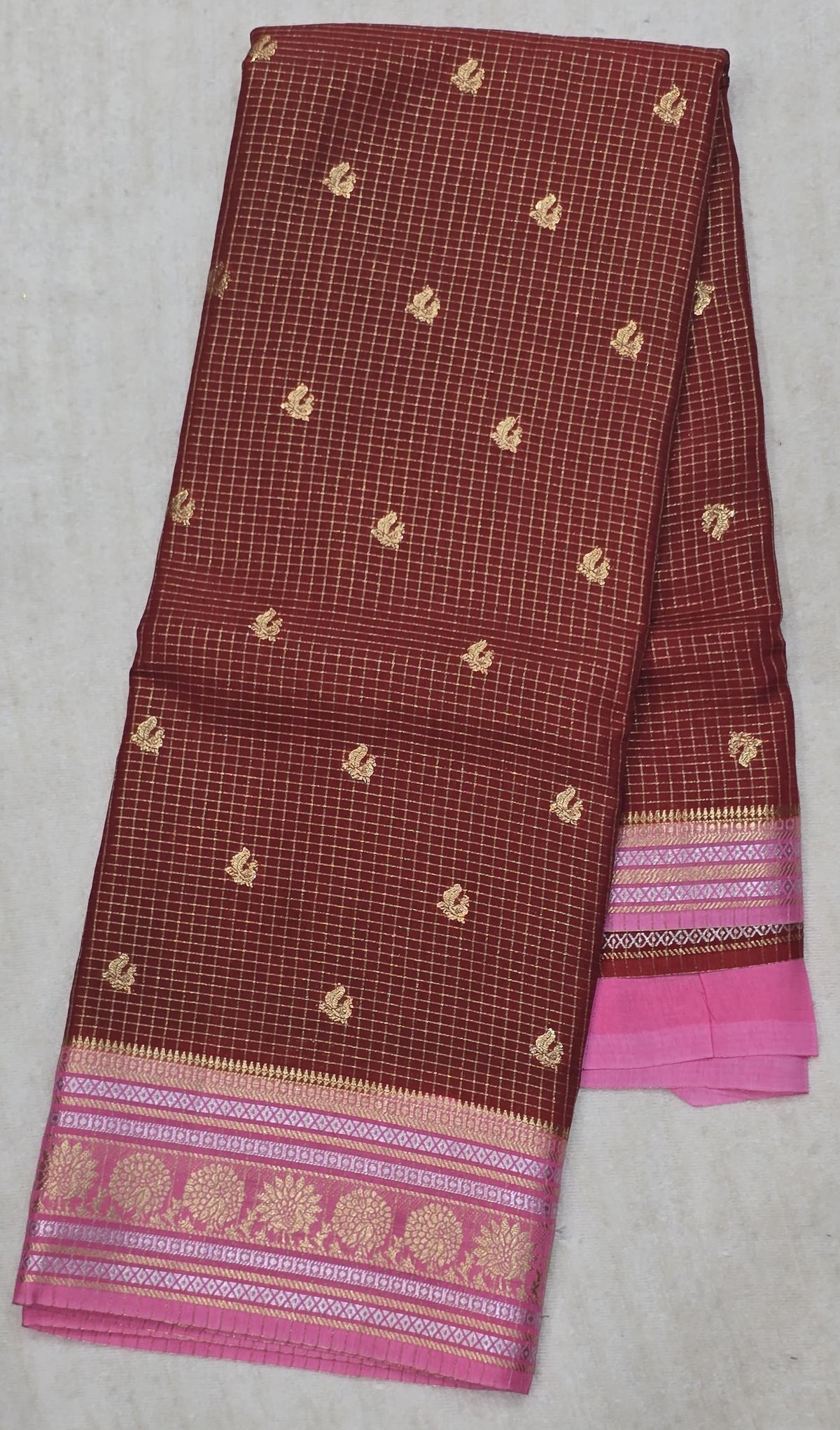 Vintage Checks Sarees - 3189