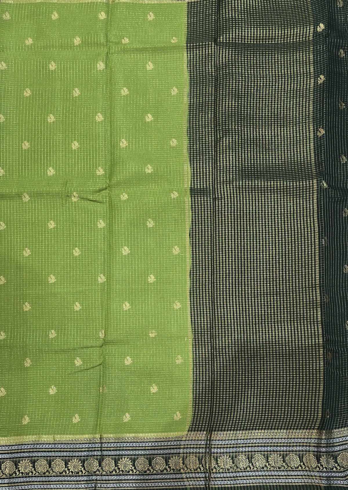 Vintage Checks Sarees - 3189