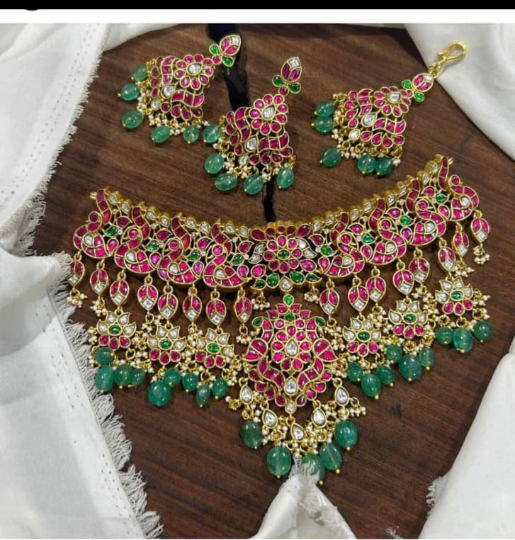 Heavy Kundan Chocker Set - SV3131