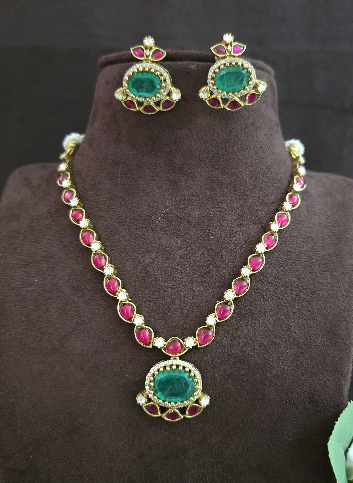 Simple Kundan Neckset - SV3151