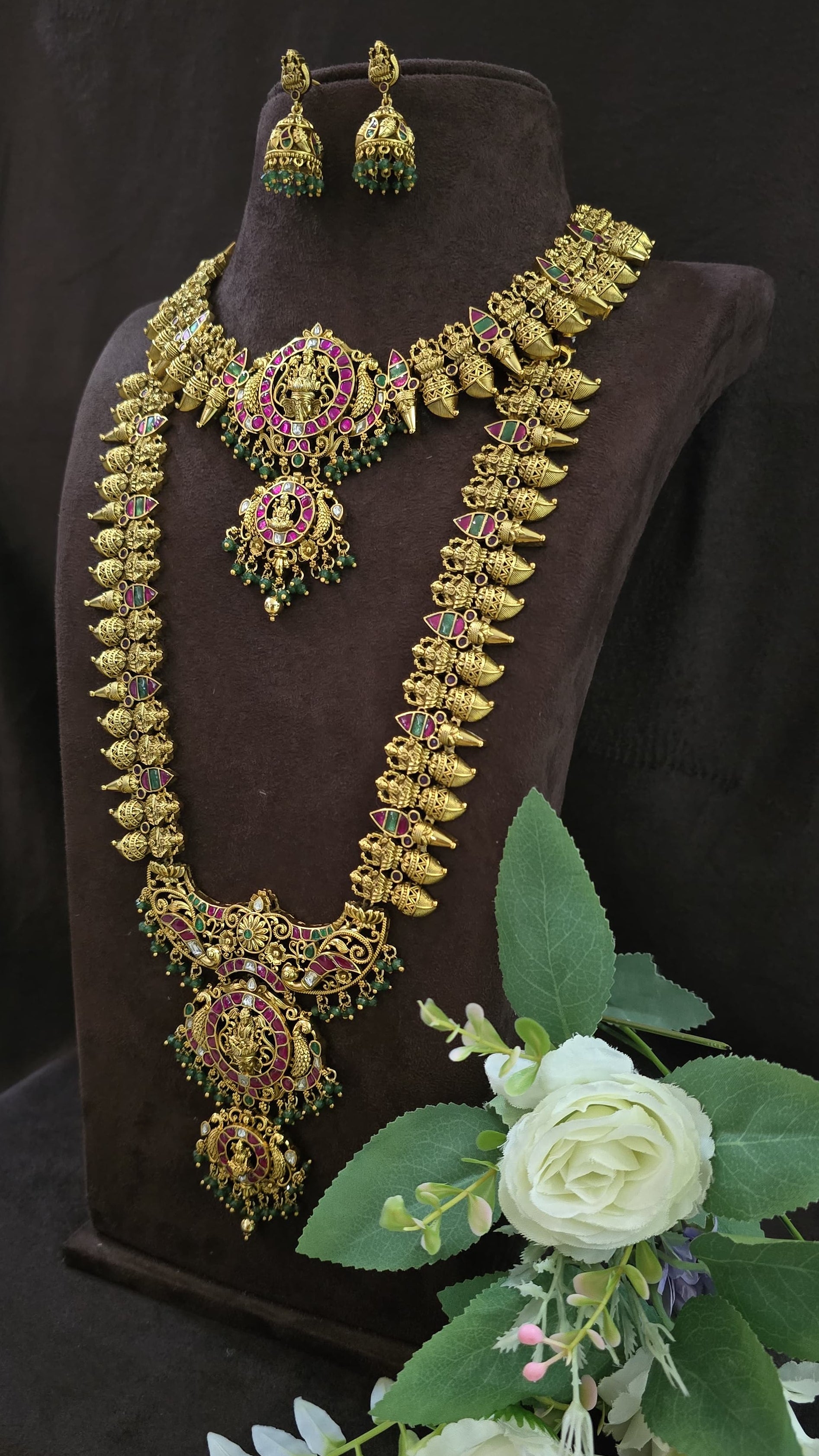 Golden Nakshi Kundan Bridal Neckset with Screw back Jumka - SV3153