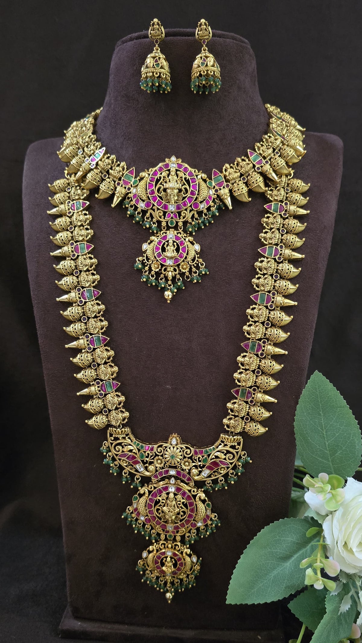 Golden Nakshi Kundan Bridal Neckset with Screw back Jumka - SV3153